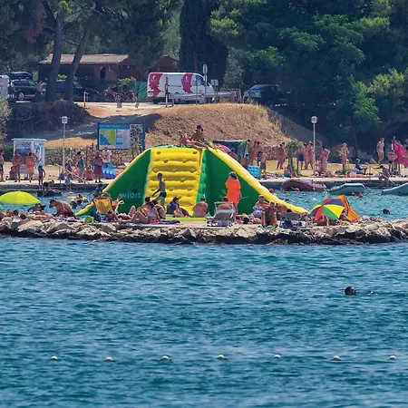 In 아파트 스베티필립아이자코브